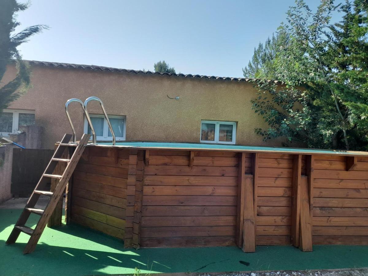 Gite à la campagne à 15 kms d'Aix Saint-Cannat Extérieur photo